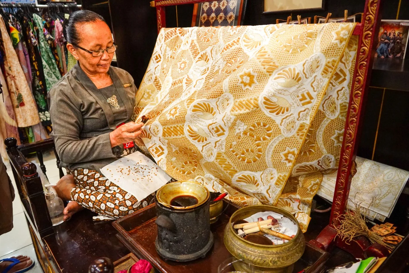 Toko Online untuk Pengrajin Batik dan Kerajinan Jogja: Menjual ke Seluruh Indonesia dan Mancanegara